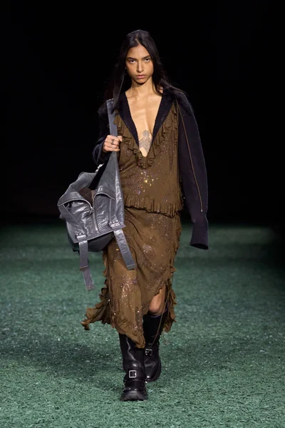 Look 29